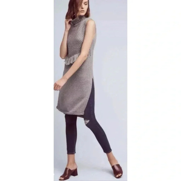 Nomad Morgan Carper Anthropologie Vesper Gray Fringe Longline Sleeveless Sweater - Picture 1 of 15